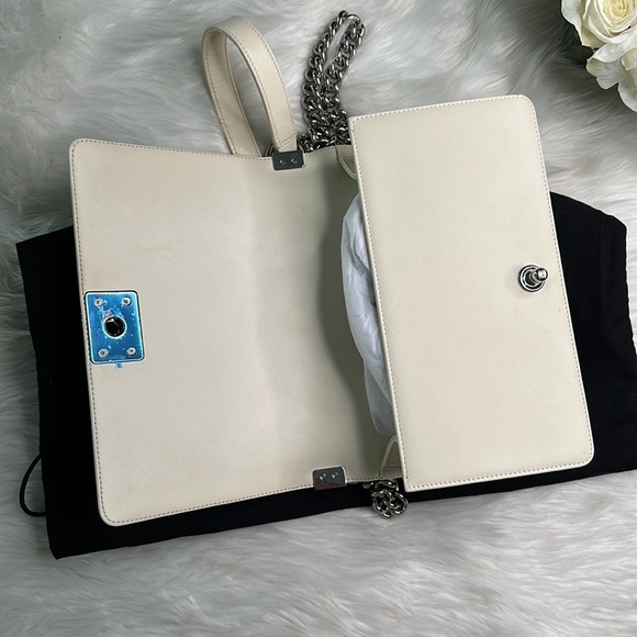 CHANEL WHITE Chevron Flap Bag Yes!!! White!!  Silver Chain - Picture 7 of 13